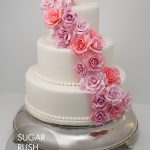 pink roses wedding cake