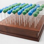 Cake pops with display